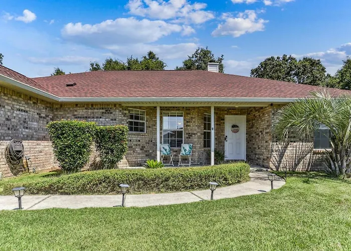 Warm And Inviting 4br Home, Perfect For Families Pensacola