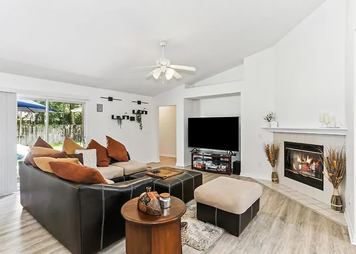 Holiday home Warm And Inviting 4br Home, Perfect For Families Pensacola