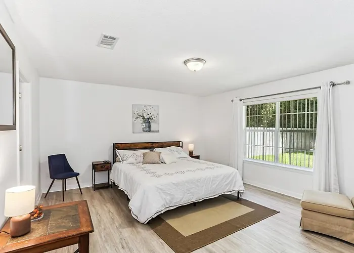 Warm And Inviting 4br Home, Perfect For Families Holiday home *