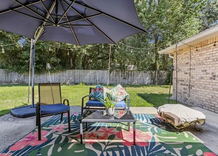 Warm And Inviting 4br Home, Perfect For Families Holiday home