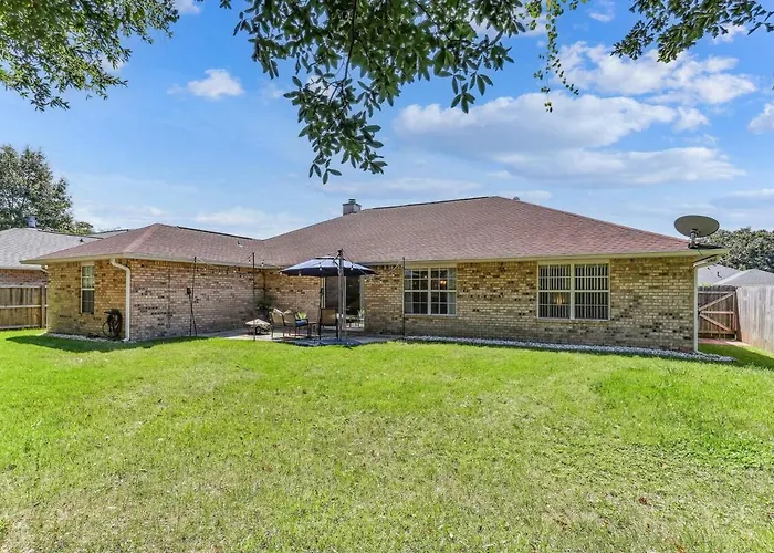 Warm And Inviting 4br Home, Perfect For Families * Pensacola